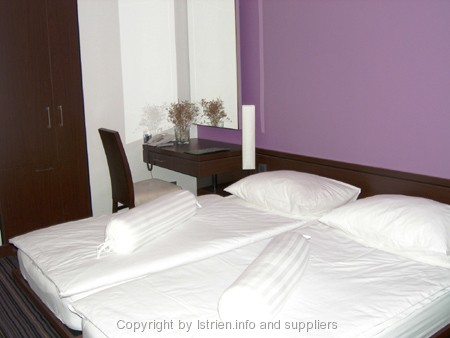 Datei:Hotel Adriatic3.jpg