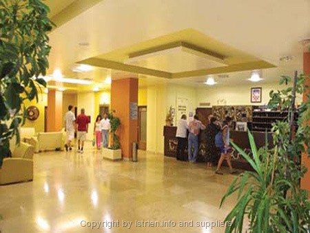 Datei:Hotel Beli Kamik I-1.jpg