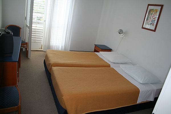 Datei:Kastela-hotel-palace-doppelzimmer-IMG 4385.jpg