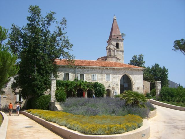 Datei:Kirche1.jpg