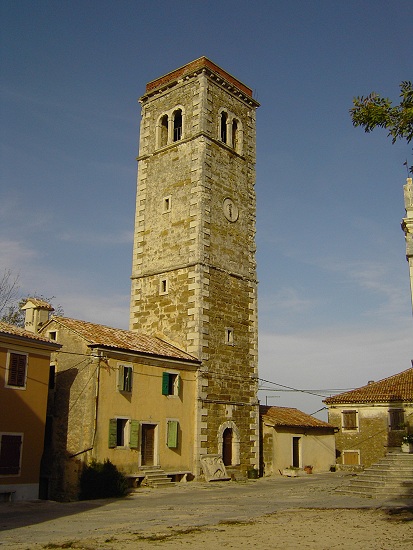 Datei:Campanile Oprtalj.jpg