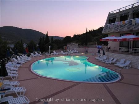 Datei:Hotel Adria-Vela l1.jpg
