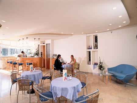 Datei:Hotel Laguna2.jpg