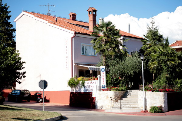 Datei:Hotel Makin 1.jpg