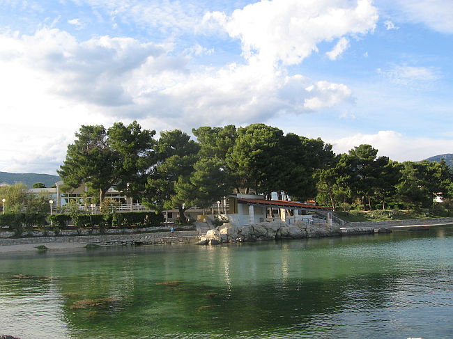 Datei:KASTELA Hotel Resnik-Hotelstrand IMG 1631.jpg