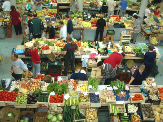 Datei:Markthalle Podlabin 3.jpg