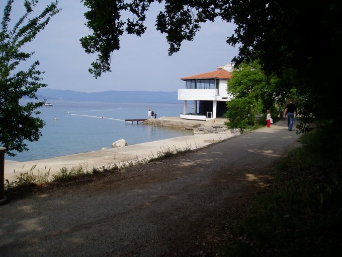 Datei:Campingplatz Njivice.jpg