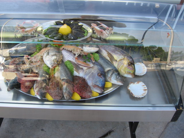 Datei:Boros Fischtheke.jpg