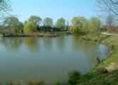 Datei:Ribnjak Rajsavac-Ribnjak Zelena Laguna.jpg