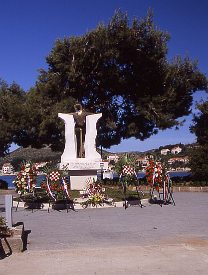 Datei:SLANO-U2005-1072.jpg