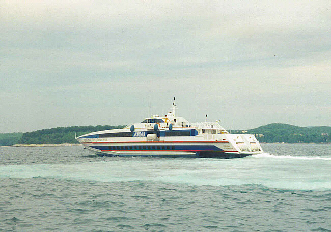 Datei:Yacht vor Brijuni.jpg