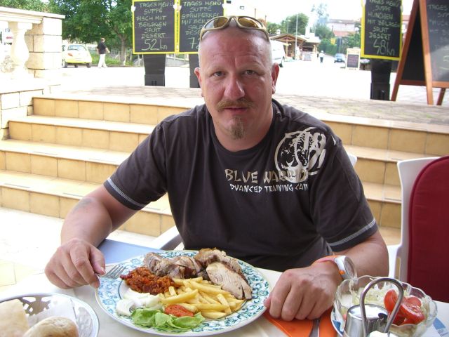 Datei:Spanferkel teller.jpg