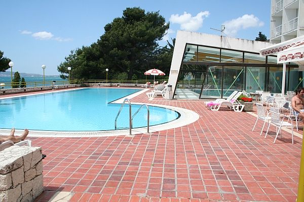 Datei:Kastela-hotel-palace-pool-IMG 4388.jpg