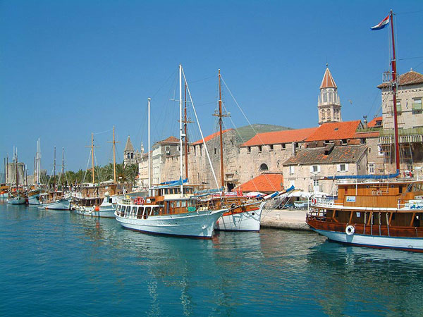 Datei:Trogir1.jpg
