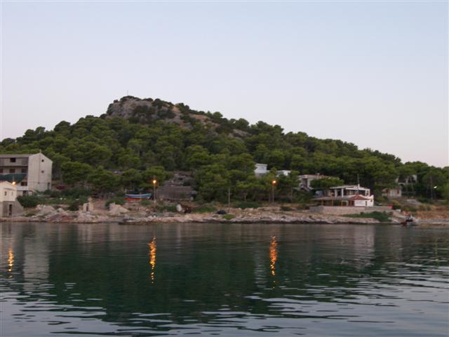 Datei:Küste von Vrgada 2.jpg