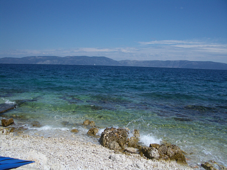 Datei:Strand in Ravni.jpg