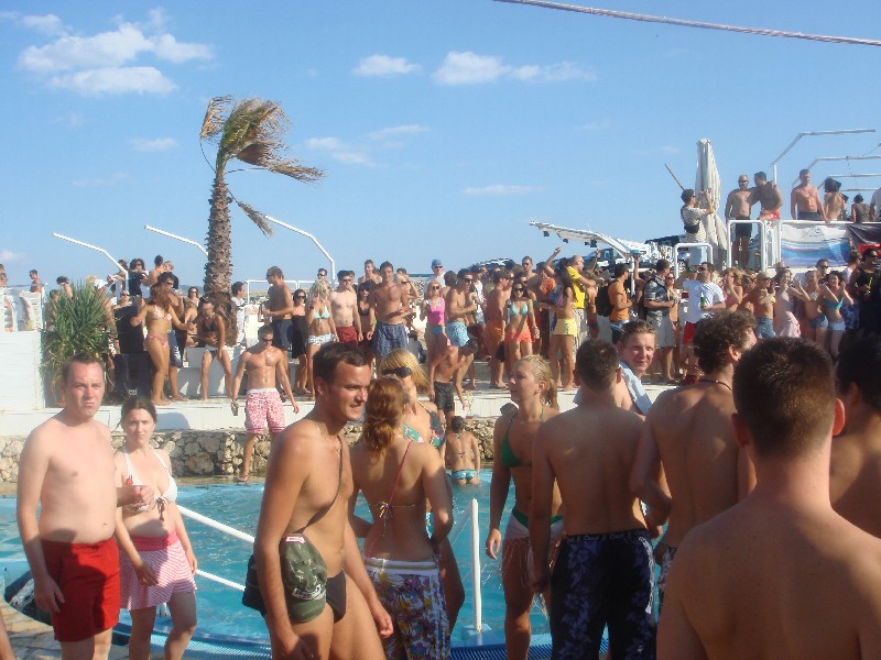 Datei:PartyZrce005.jpg