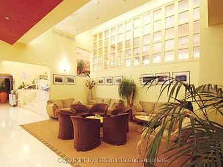 Datei:Hotel Castor1.jpg