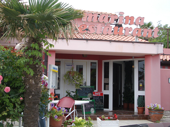 Datei:Marina Restaurant.jpg