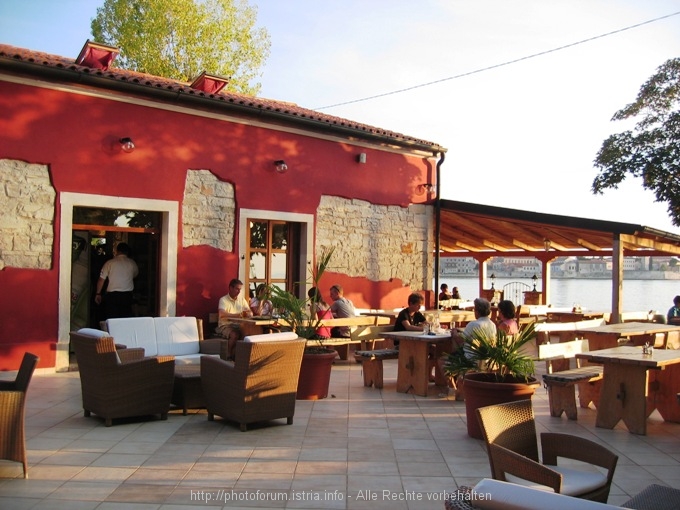 Datei:Sunset gastgarten01.jpg