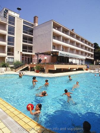 Datei:Hotel Park Pula.jpg