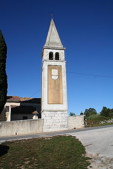 Datei:TRIBAN Kirchturm IMG 7642.jpg