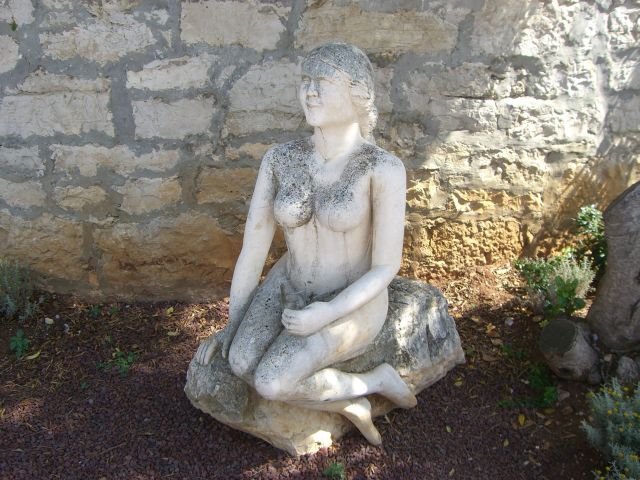 Datei:Statue.jpg