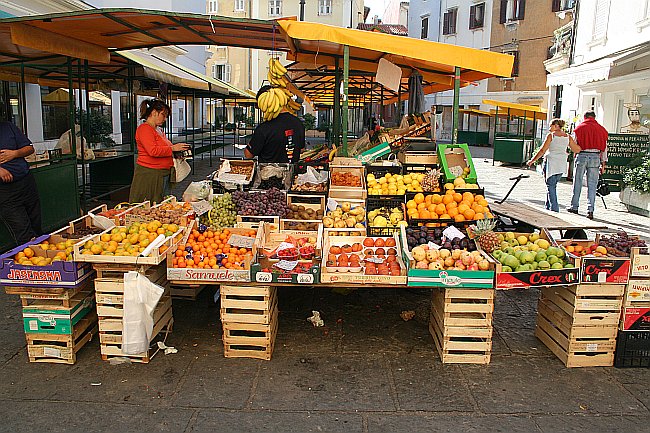 Datei:PIRAN Marktplatz IMG 7495.jpg