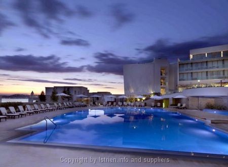 Datei:Hotel Kempinski1.jpg