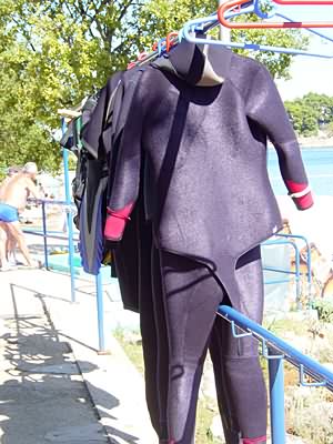 Datei:Tauchanzuege.jpg