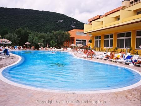 Datei:Hotel Komplex3.jpg
