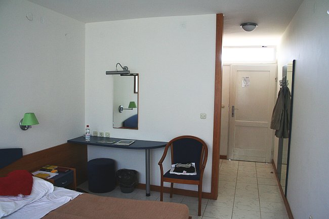 Datei:KASTELA Hotel Resnik-Hotelzimmer IMG 3781.jpg