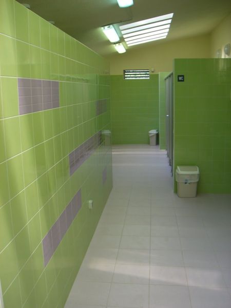 Datei:Finida Sanitaer innen 3.jpg