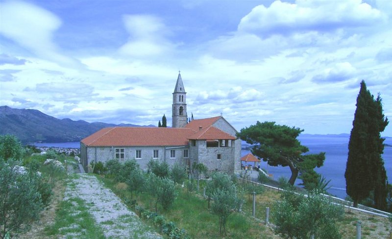 Datei:Franziskanerkloster Orebic.jpg