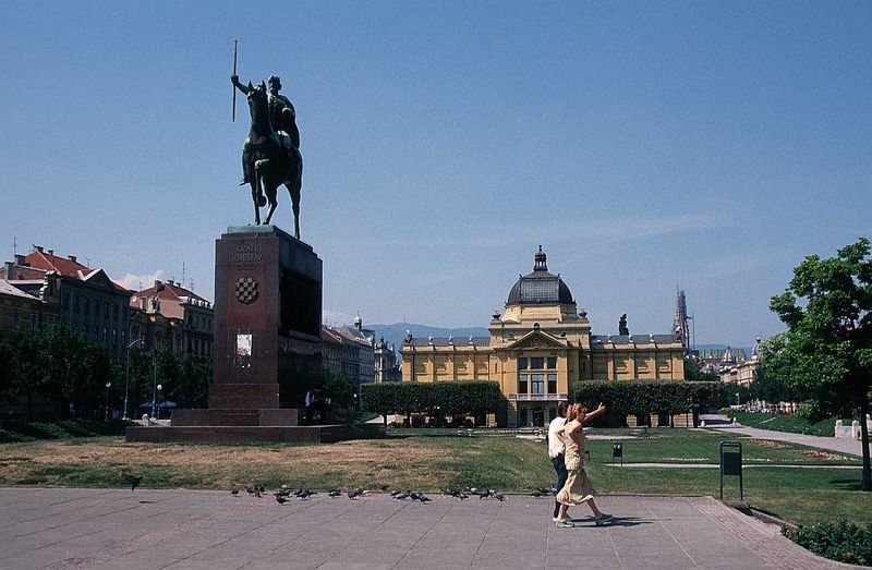 Datei:Tomislavtrgzagreb.jpg