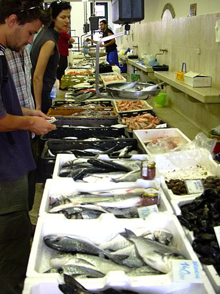 Datei:Pesceria in Rovinj.JPG