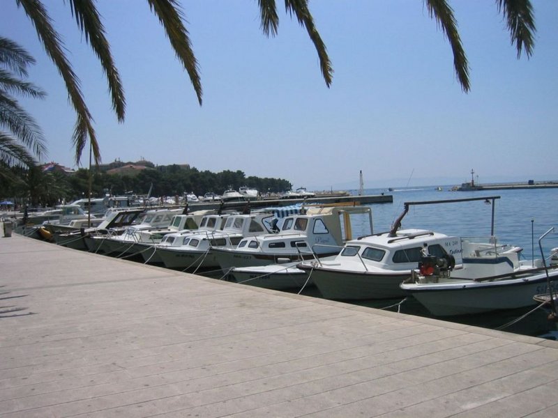 Datei:Baska Voda - Hafen.jpg