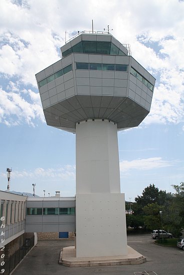 Datei:KONAVLE Flughafen Dubrovnik 2009IMG 3174.jpg